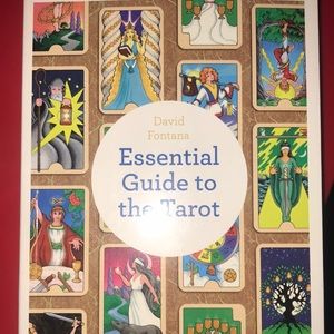 BOOK - Essential Guide to The Tarot